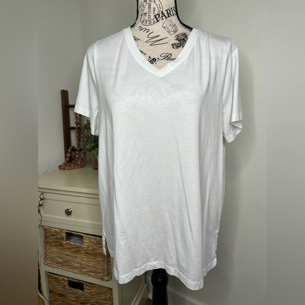 Member’s Mark V-Neck T-shirt